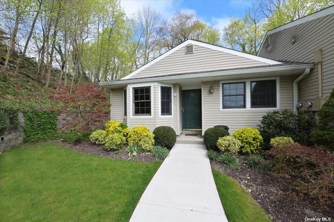 10 Patriot Ct #10, Huntington, NY 11743