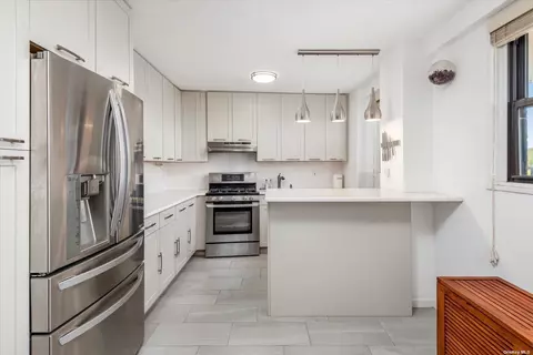 90-60 Union Tpke #6E, Glendale, NY 11385