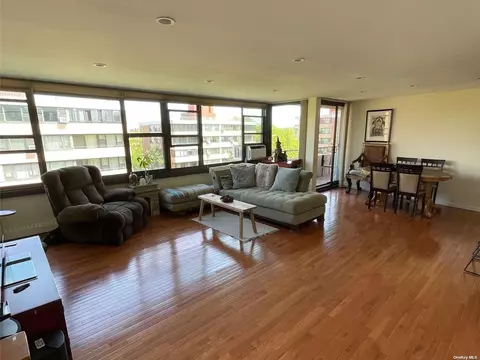 162-20 9th Ave #8B, Beechhurst, NY 11357