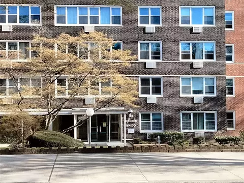 164-20 Highland Ave #7A, Jamaica, NY 11432
