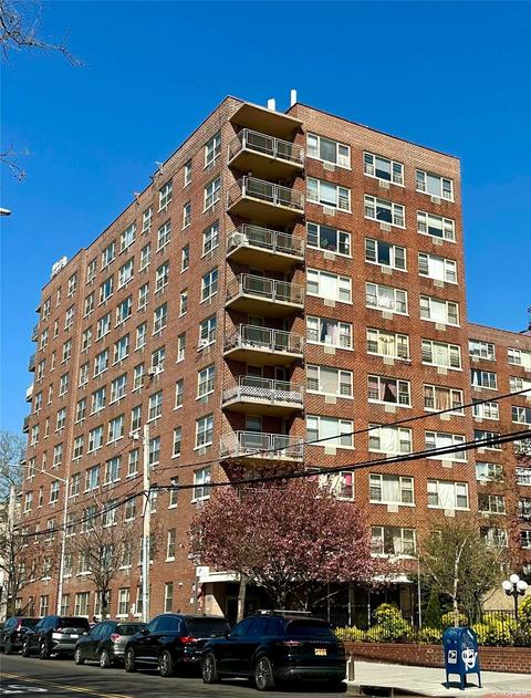 81-11 45th Ave #7G, Elmhurst, NY 11373