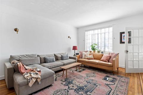 46-17 28th Ave, Long Island City, NY 11103