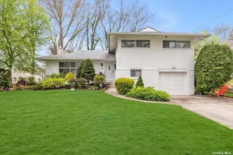 794 Park Ln, East Meadow, NY 11554