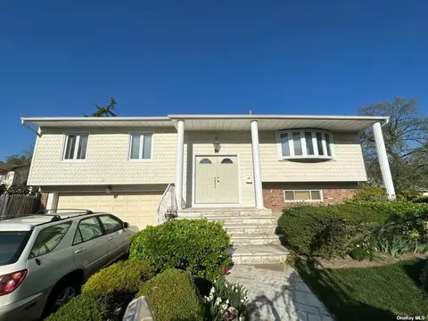31 Monterey Dr, New Hyde Park, NY 11040