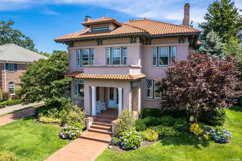 23 Vassar Pl, Rockville Centre, NY 11570
