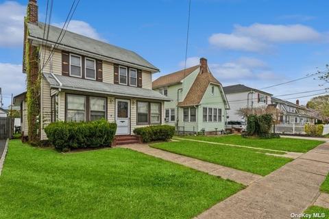 33 Malden Ave, Lynbrook, NY 11563