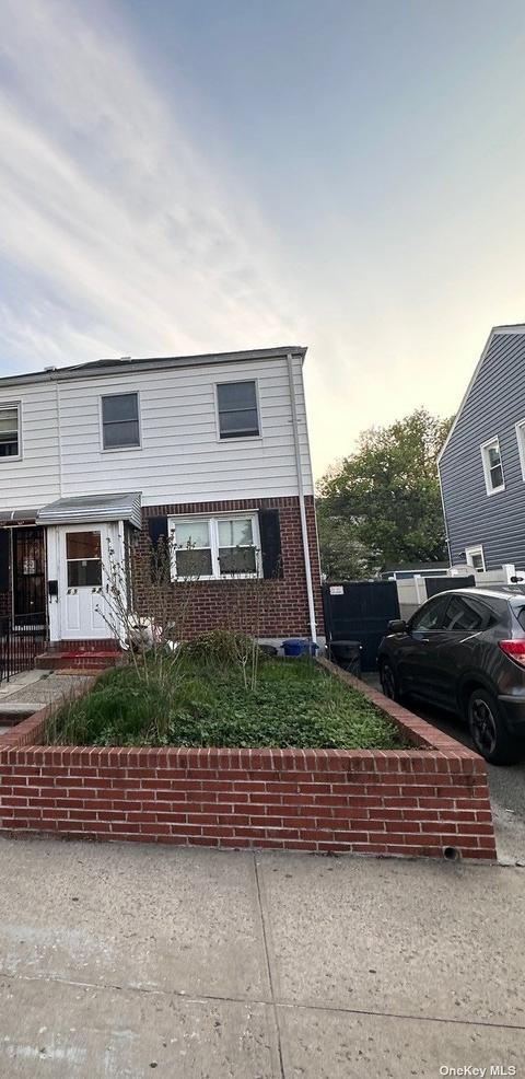 61-48 85th St, Middle Village, NY 11379