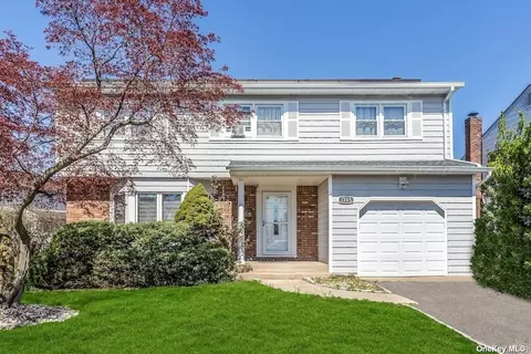 1305 Prospect Ave, East Meadow, NY 11554