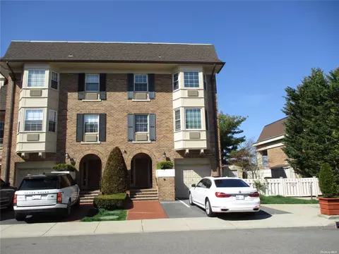 207-25 Darren Drive #234 L, Bayside, NY 11360