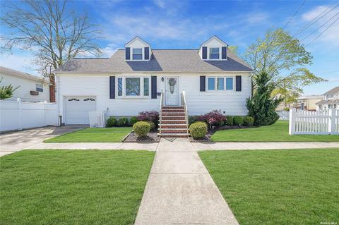 3132 Yost Blvd, Oceanside, NY 11572