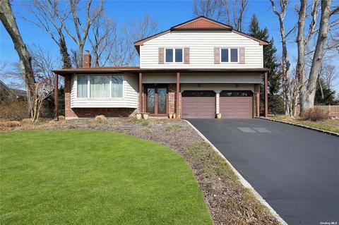 122 Gail Ct, East Northport, NY 11731