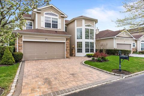 123 Hamlet Dr #123, Mount Sinai, NY 11766
