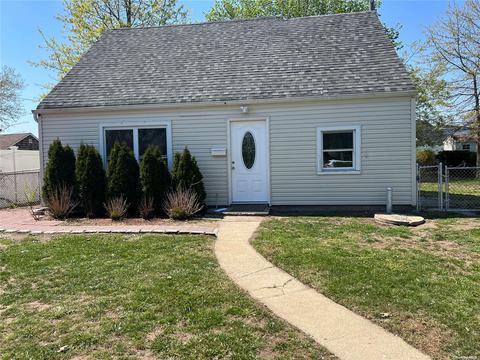 110 Jerusalem Ave, Levittown, NY 11756