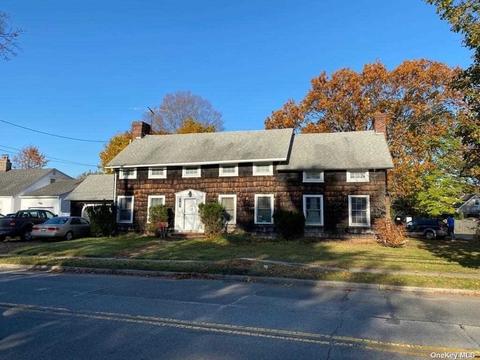 549 Cornwell Ave, Malverne, NY 11565