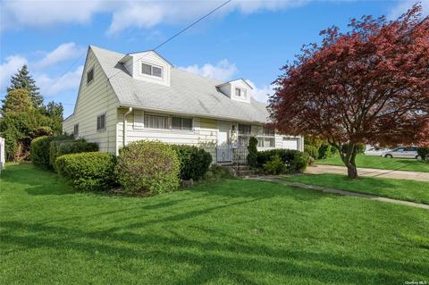 36 Willet Ave, Hicksville, NY 11801