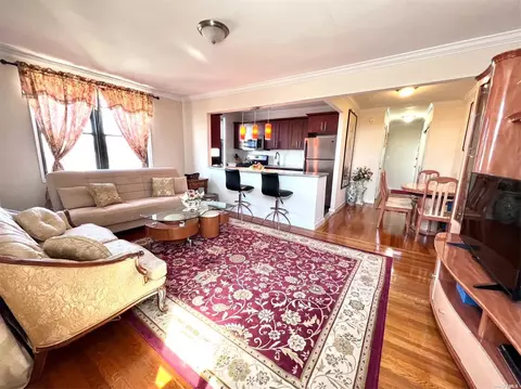 150-10 71 Ave #5G, Kew Garden Hills, NY 11367