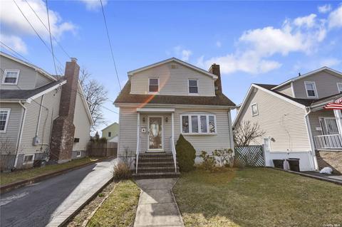 113 Brown St, Mineola, NY 11501