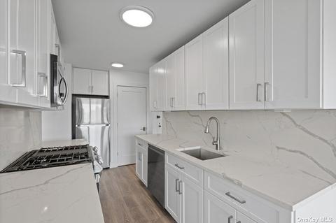 166-25 Powells Cove Blvd #7G, Beechhurst, NY 11357