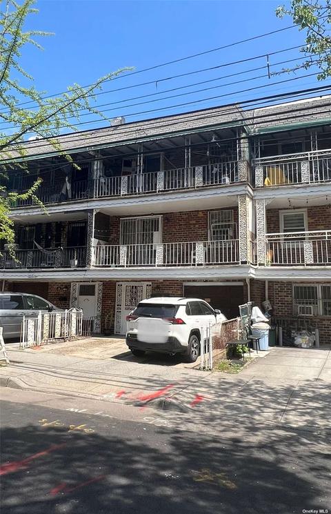 53-23 97th St, Corona, NY 11368