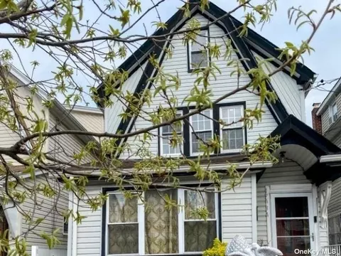 174-34 Polhemus Ave, Jamaica, NY 11433