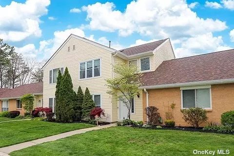 116 Dari Dr #116, Holbrook, NY 11741