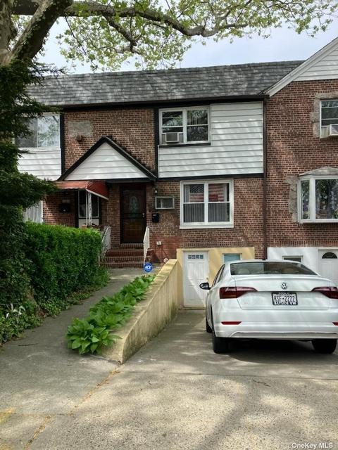 31-16 70th St, East Elmhurst, NY 11370