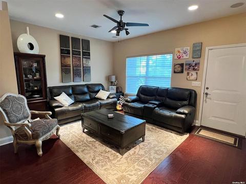 51 Barley Ln, Patchogue, NY 11772 photo 1
