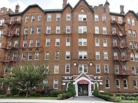 83-55 Lefferts Blvd #3E, Kew Gardens, NY 11415