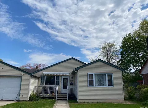 275 Mckee St, Floral Park, NY 11001