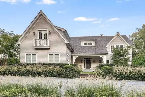 58 Cove Hollow Rd, East Hampton, NY 11937