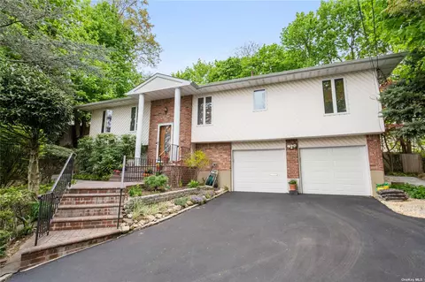 33 Russell Park Rd, Syosset, NY 11791