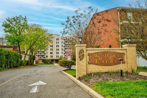 135 Post Ave #4R, Westbury, NY 11590
