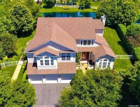 23 Pondview, Saint James, NY 11780