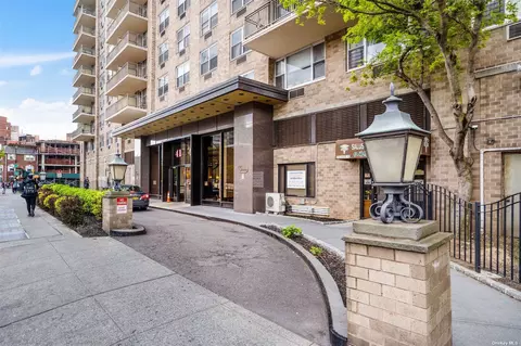 41-40 Union St #16S16T, Flushing, NY 11355