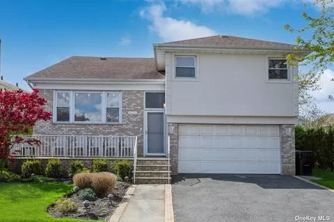 110 W Beech St, Long Beach, NY 11561
