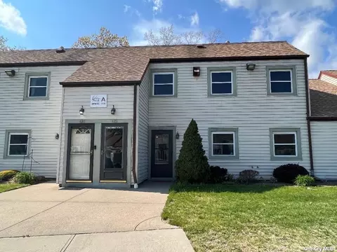 612 Lake Ct #612, Middle Island, NY 11953