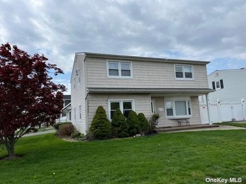 4321 Ludwig Ln, Bethpage, NY 11714