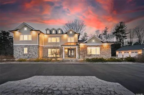 5 Cotillion # a, Brookville, NY 11548