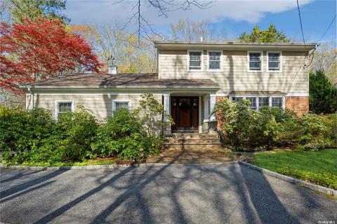 2642 Roanoke Ave, Riverhead, NY 11901