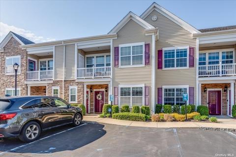 5 Wexford Ln #5, Oceanside, NY 11572