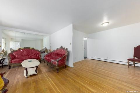 11132 155th St, Jamaica, NY 11433