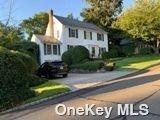 215 Nassau Ave, Manhasset, NY 11030