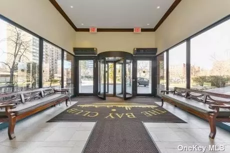 1 Bay Club Dr #8R, Bayside, NY 11360