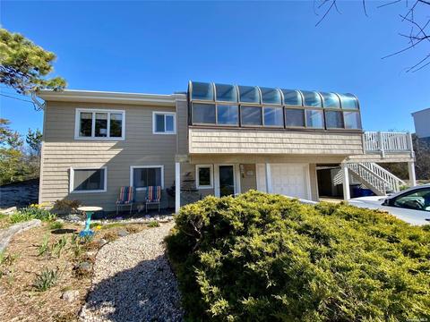 83 Hawser Dr, Oak Beach, NY 11702