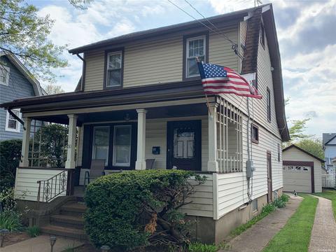 30 Gladiolus Ave, Floral Park, NY 11001