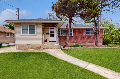 760 W Gate, Valley Stream, NY 11580