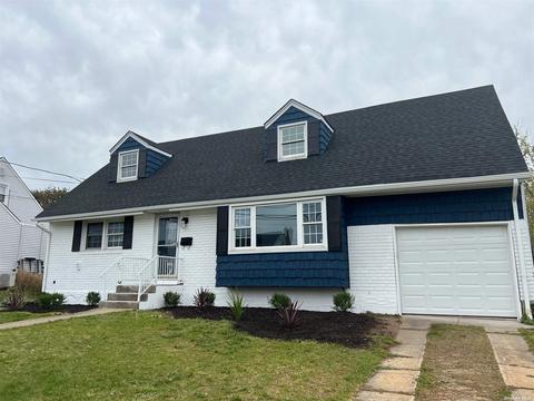 105 Lambert Ave, Farmingdale, NY 11735