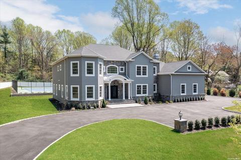 7 Redwood Dr, Dix Hills, NY 11746