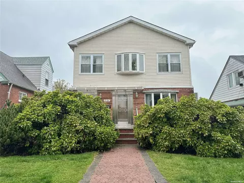 57-24 157th St, Flushing, NY 11355