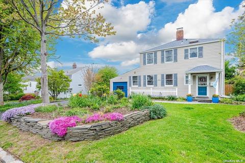 177 Aspinwall St, Westbury, NY 11590